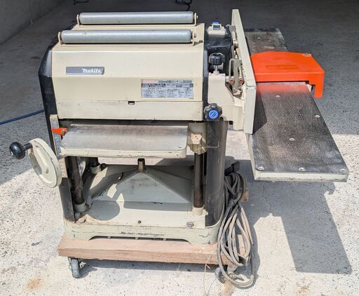 マキタ　自動カンナ　2030S