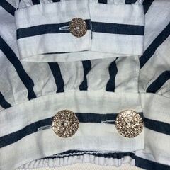 ZARAのリネンショート丈ジャケットの画像