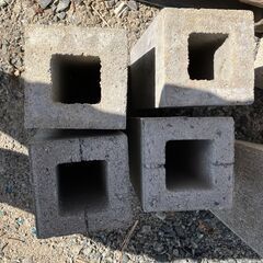 39：独立基礎　基礎ブロック　フェンス他　高さ30cm　1個当たりの値段ですの画像