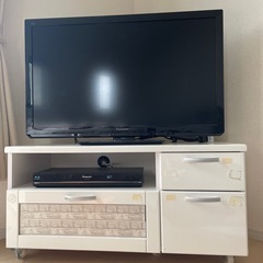 テレビ、Blu-rayレコーダー、テレビ台の3点セット　取引中