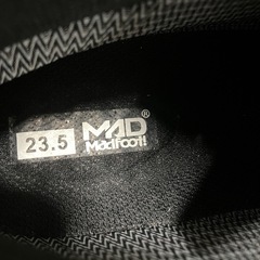☆値下げ☆W2505-575 MAD FOOT! ダイヤル式スニーカー ブラック サイズ23.5cm 中古美品の画像