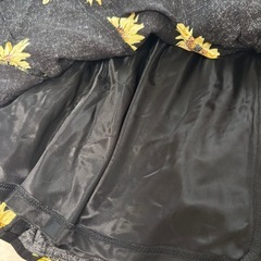 ひまわり　スカートの画像