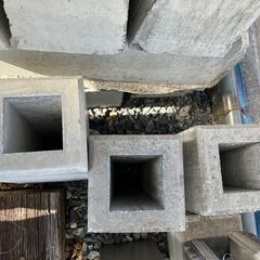 40：独立基礎　基礎ブロック　フェンス他　高さ35cm　1個当たりの値段ですの画像