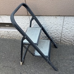 脚立　折りたたみ式