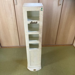 CDラック、扉開閉式。