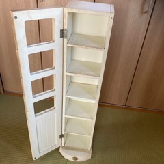 CDラック、扉開閉式。の画像