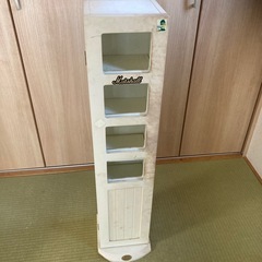 CDラック、扉開閉式。の画像