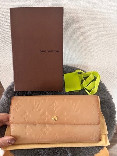 LOUIS VUITTON ヴェルニ ピンクベージュ 長財布