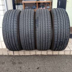 【中古タイヤ】YOKOHAMA BluEarth RV-02 2...