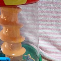 アンパンマン にぎって！おとして！光るくるコロタワーの画像
