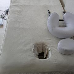 施術用電動ベッドの画像