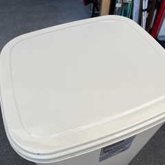 サンライズ 屋内用 ホームタンク 灯油タンク 室内99型 角型タンク 89L 中古品 底面錆ほぼなし　綺麗！蓋あり 中古品 ④の画像