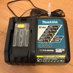 【マキタ makita 】充電式クリーナ CL182FD 充電器/フロアカーペット用ノズル付の画像