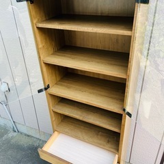 木製おしゃれ食器棚 飾り棚の画像