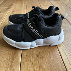 新品 男の子 女の子 スニーカー 靴 軽量 黒 13センチ 14センチの画像