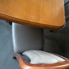 長さ175cmぐらいのダイニングテーブルと椅子になります、の画像