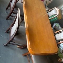 長さ175cmぐらいのダイニングテーブルと椅子になります、の画像