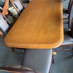 長さ175cmぐらいのダイニングテーブルと椅子になります、の画像