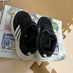 スニーカー　15センチ