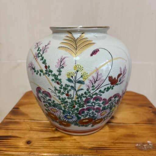 Yahoo!オークション - 昭和レトロ 九谷焼 秀波作 花柄 鳥 壺