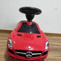 メルセデス・ベンツの乗れるおもちゃの画像