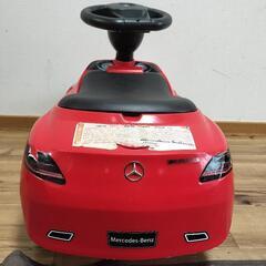 メルセデス・ベンツの乗れるおもちゃの画像