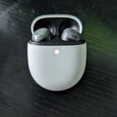 Google Pixel Buds Pro（Charcoal）の画像