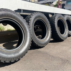 BFGoodrich All-Terrain T/A 235 70 16の画像