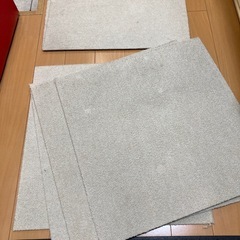 ニトリ　タイルカーペット50×50×5枚+1/2×2枚