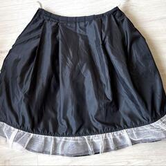 未使用⭐️プレイス　フリル　フラワー刺繍フレアスカートの画像