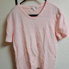 ピンク色Tシャツ