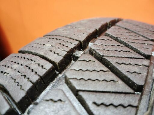 BS BRIDGESTONE BLIZZAK VRX3 17インチ スタッドレス 4本 22年製 バリ溝 /X3 audi/A8/Q3 VOLVO/XC70等　(KTO344)