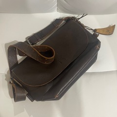 マノフェス　ショルダーバッグ