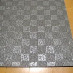 日本製タイルカーペット厚み6.5㎜・1枚１８０円・在庫１０枚（２０９５）未使用品・裏面糊付きの画像