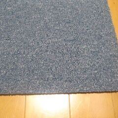 日本製タイルカーペット厚み6.5㎜・1枚１４０円・在庫１０枚（２０９２）・裏面糊付き・訳あり品の画像