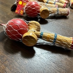 木製 けん玉 8個セットの画像