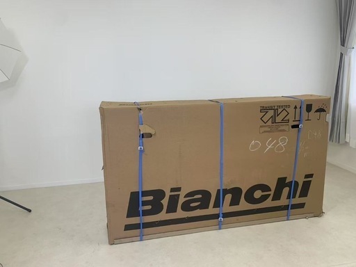 未開封の新車 BianchiE-BIKE　E-OMNIA C-TYPE内装5速　700×48c　2023年モデル
