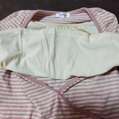 値下げ！授乳服　マタニティMサイズ。中古　服を着たまま、胸部分の布をあげて授乳できます。の画像