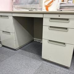 スチールデスク　両袖机