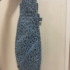 グスケット　抱っこ紐　レオパード