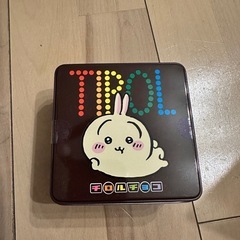 ちいかわちろるちょこ缶 うさぎ柄