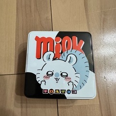 ちいかわちろるちょこ缶　モモンガ柄