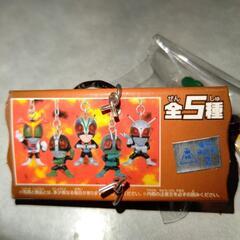 歴代仮面ライダーフィギュアキーホルダー４全５種セットの画像