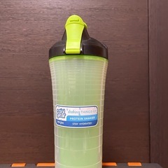 プロテインシェイカー　水筒