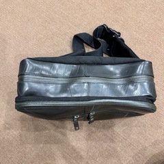 廃盤品！SEAL モバイラーズボディバッグ ノートPC / iPad収納