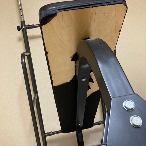 筋トレ器具　　ベンチ　ダンベル　懸垂