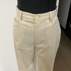 春夏ベージュパンツの画像