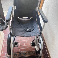 折りたたみ電動車椅子