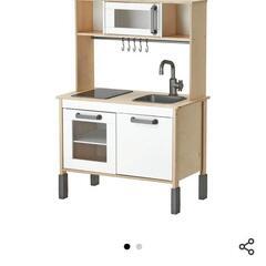 【美品 】IKEA ままごとキッチン トングなどおまけ付き  の画像