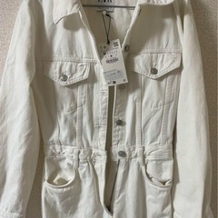 ZARA デニムジャンプスーツ　オフホワイトの画像